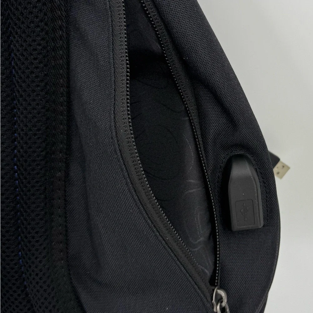 Mixi‎ Sling Backpack with USB port Black Nylon 17 inches New Type M5225 USED 1x